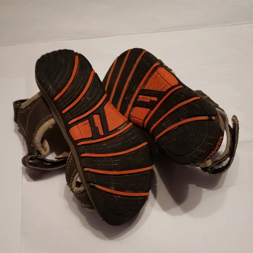 Merrell Sandals Water Leather Upper Hiking Active Sporty Kids 11 EUC